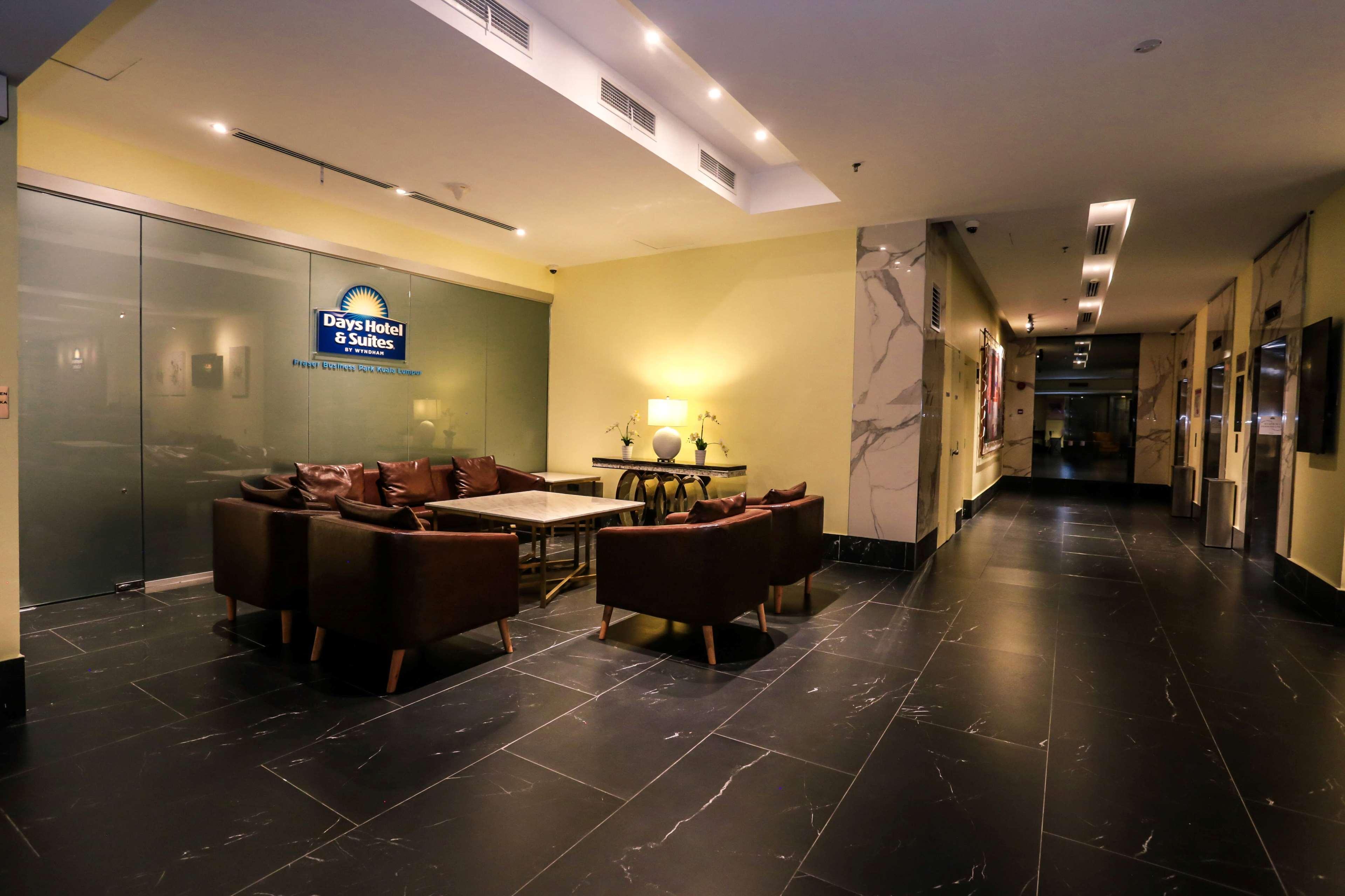 Days And Suites Fraser Business Park Kl Kuala Lumpur Esterno foto